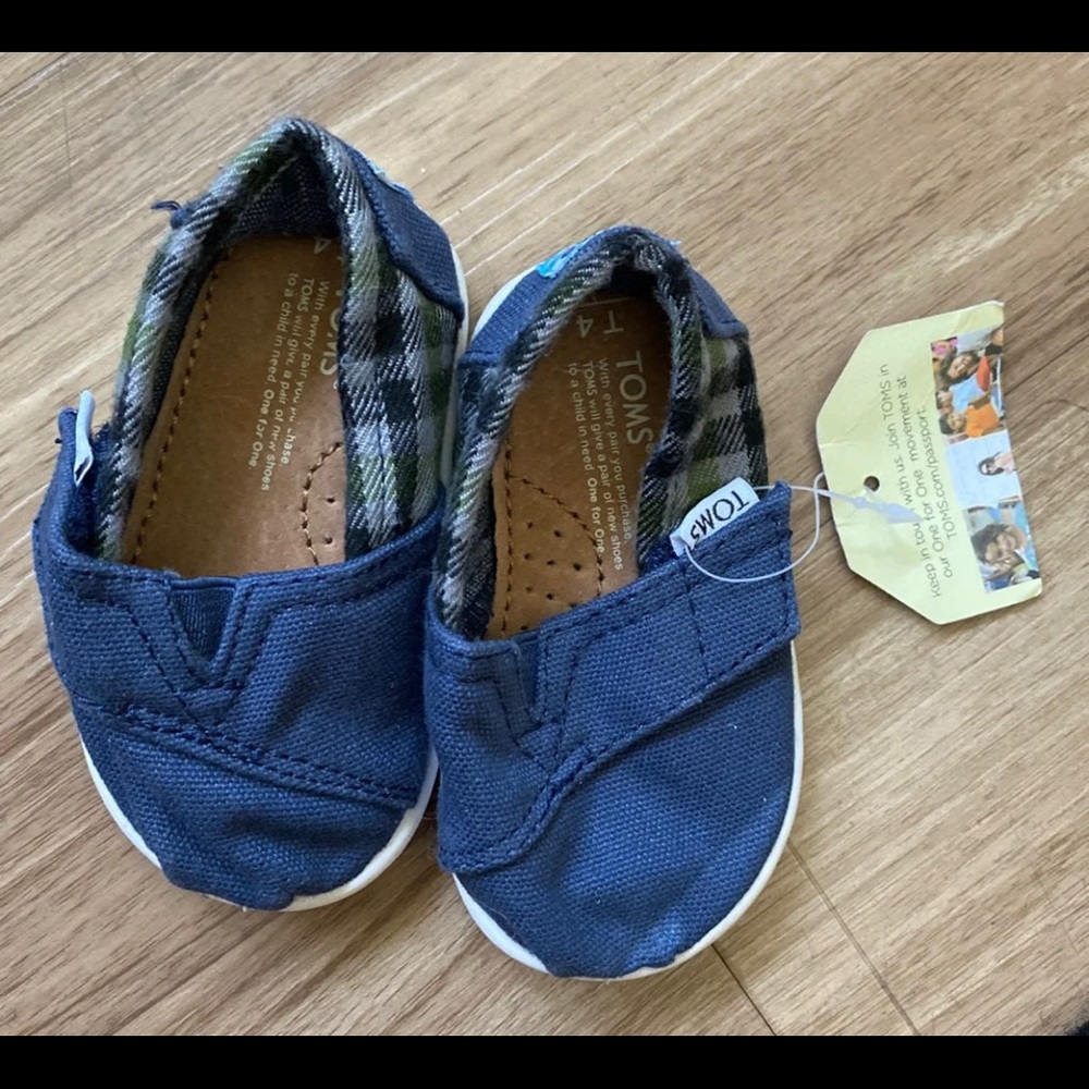 TOMS toddler shoes